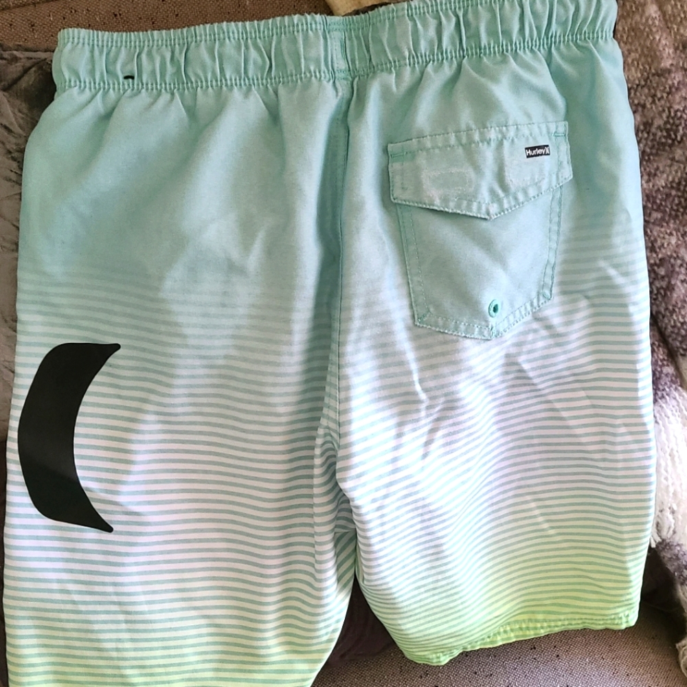 4 Pairs of Youth Boy's board shorts - Picture 8 of 8